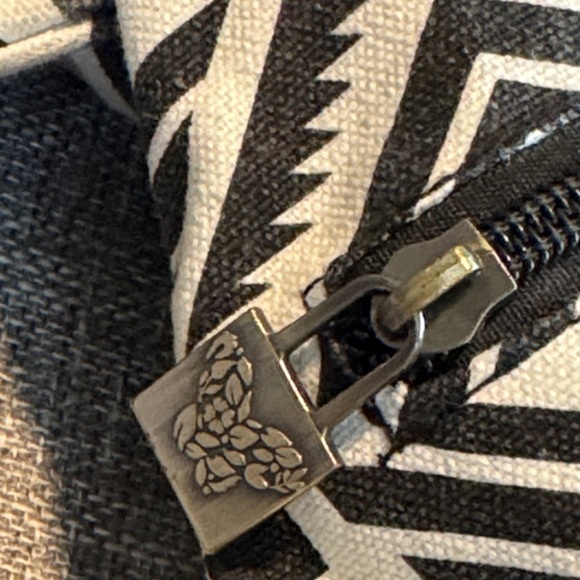 Stylish Geometric Black and White Backpack - Picture 8 of 11